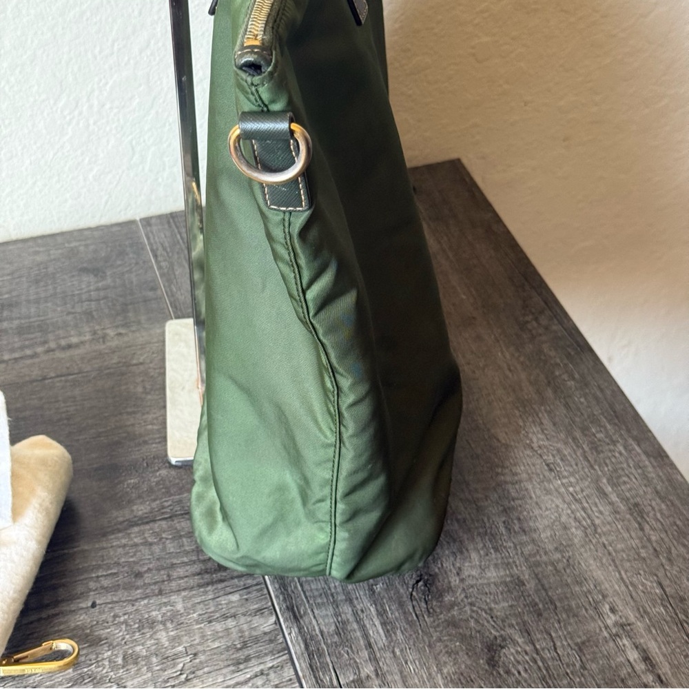💎AUTHENTIC PRADA NYLON & LEATHER 2 WAY TOTE BAG💎 - Picture 4 of 13